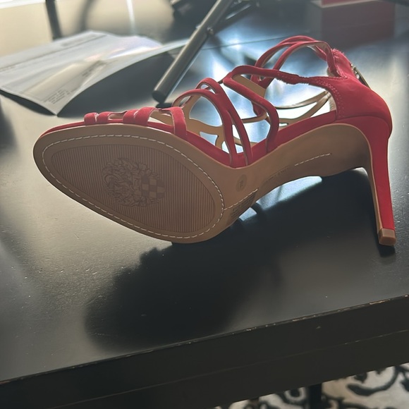 Vince Camuto sandals - Picture 2 of 3